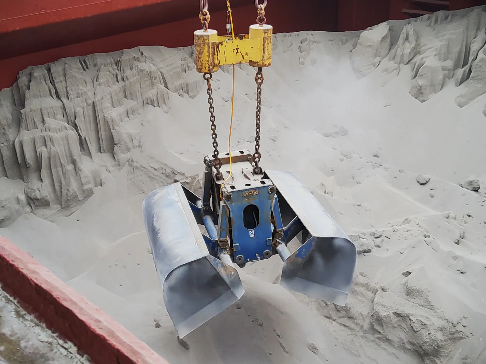 Discharge supervision and sampling of fertilizers